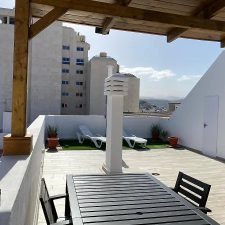 Appartement & Rooftop Lounge