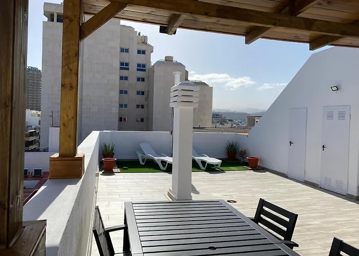 Apartment & Rooftop Lounge