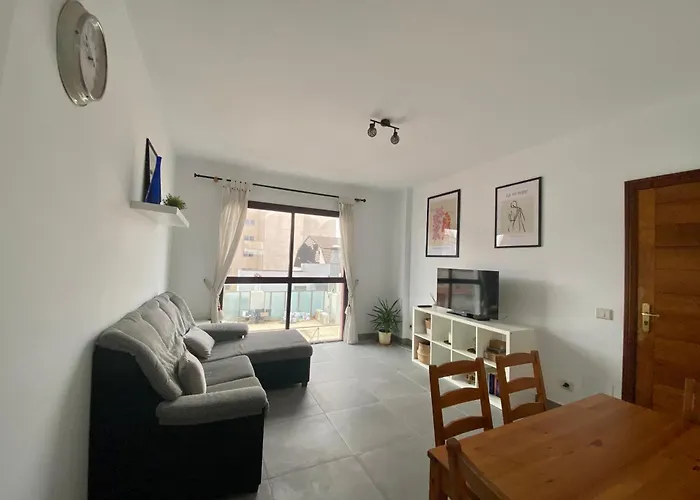 Apartment & Rooftop Lounge